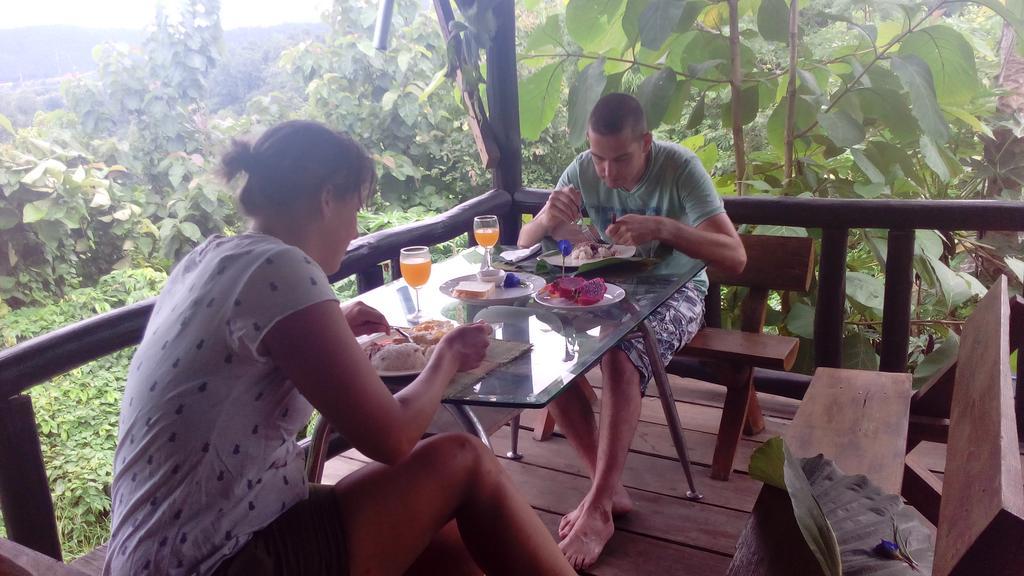 The Local Story Resort Ban Mon Talaeng Екстер'єр фото
