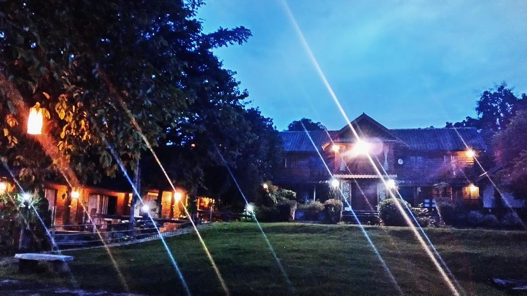 The Local Story Resort Ban Mon Talaeng Екстер'єр фото