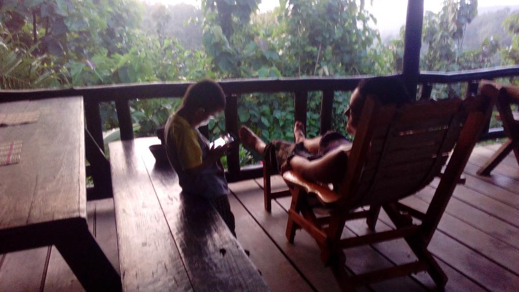 The Local Story Resort Ban Mon Talaeng Екстер'єр фото