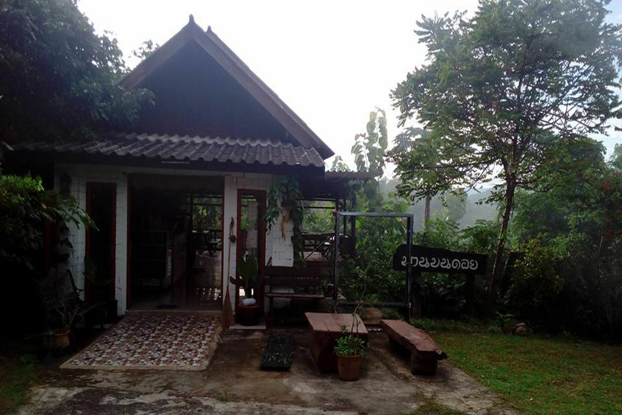 The Local Story Resort Ban Mon Talaeng Екстер'єр фото